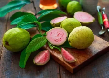 wellhealthorganic-com5-amazing-health-benefits-of-guava
