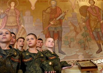 Putin’s ‘patriotic education’ sabotaged by parents and teachers