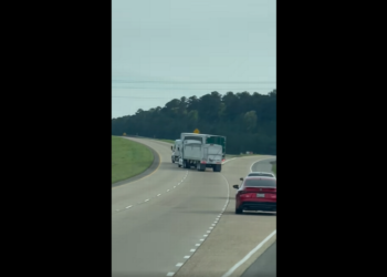 Dueling semitruck drivers go head to head in road rage clash, Louisiana video shows