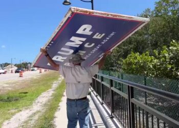 Trump supporters rally amid legal woes