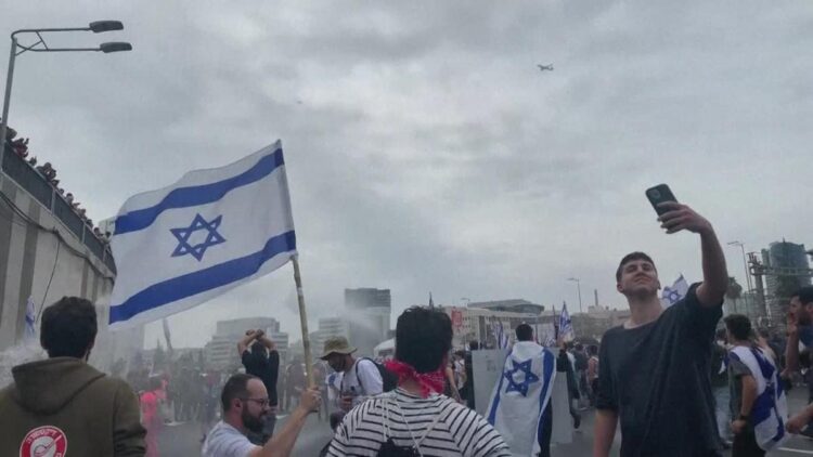 Israelis hit the streets again to protest judicial reform