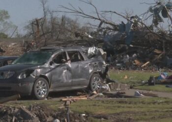 Recovery underway in tornado-hit Mississippi, 25 dead