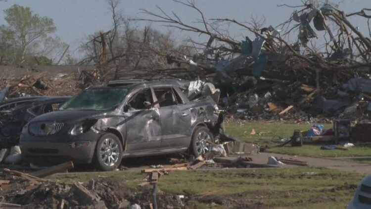 Recovery underway in tornado-hit Mississippi, 25 dead