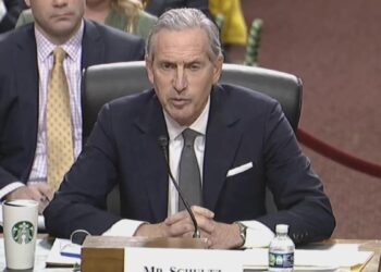 Starbucks' ex-CEO Howard Schultz spars with Sen. Bernie Sanders over unions