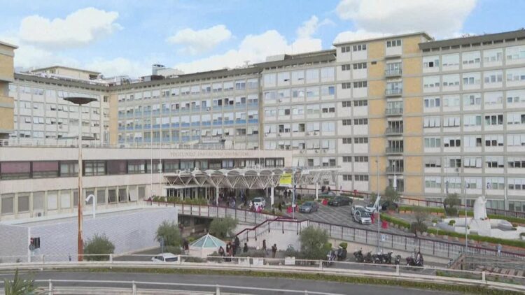 After pizza and prayer, Pope set to leave hospital Saturday