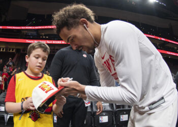 Hawks star Young ejected after hard ball toss to referee