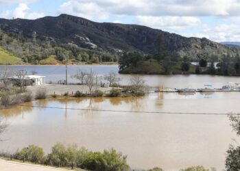 See Santa Margarita Lake fill up — and compare it to the drought of 2021
