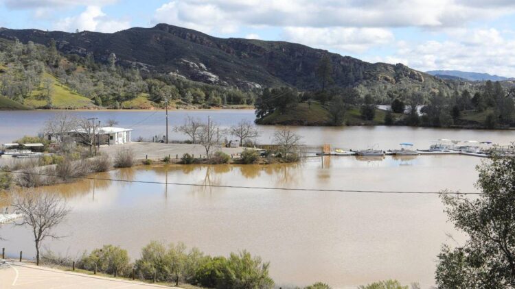 See Santa Margarita Lake fill up — and compare it to the drought of 2021