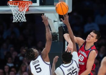 Florida Atlantic center Vlad Goldin surprised by pregame handshake snub from K-State