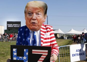 Thousands turn out for Texas rally