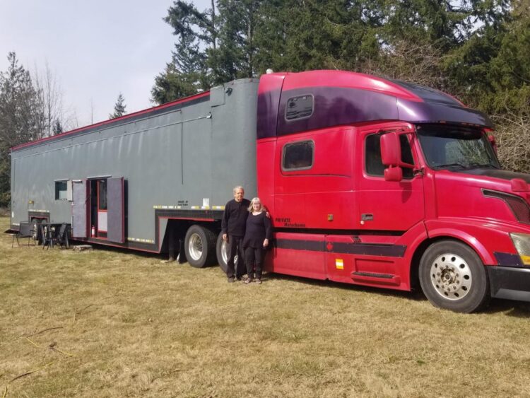 A retired couple spent 5 years and $180k converting a dilapidated semitrailer into a ‘monster’ mobile home with a library, spiral staircase, and hot tub. Take a look inside.