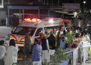 11 killed as strong earthquake rattles Pakistan, Afghanistan