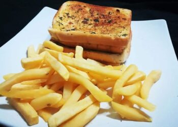 The Ultimate Lunch Meal: Garlic Bread Grilled Cheese Sandwich with Mushrooms and Peppers