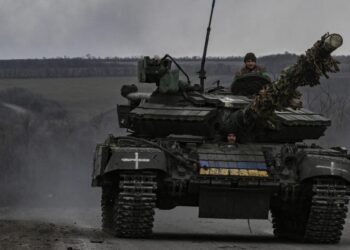 Ukraine’s Soviet-era tanks are getting stuck in the mud, falling apart, and frequently won’t even fire, tank force commander says