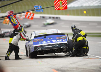 Williams parks Xfinity car on start-finish line, walks away