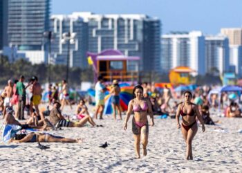 Spring break crowds remain diminished, subdued in Miami Beach. Take a look