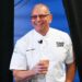Celebrity chef Robert Irvine shares the biggest red flag he looks for when dining out in any restaurant