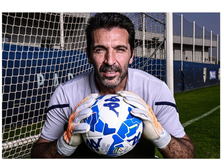Gianluigi Buffon praises Petr Cech as one of the best goalkeepers he’s faced