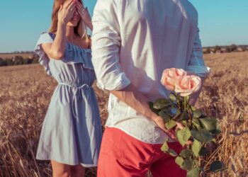 Give your spouse a floral gift this anniversary