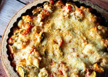 Easy Cheesy Beef and Macaroni Casserole Recipe for a Quick Weeknight Dinner