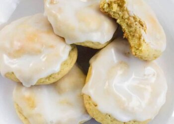 Soft Pineapple Cookies: A Unique and Refreshing Twist on a Classic Treat