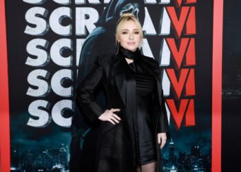 Hayden Panettiere says she almost ‘pooped, puked,’ and ‘fainted’ while recording music for ‘Nashville’ because she wasn’t properly trained