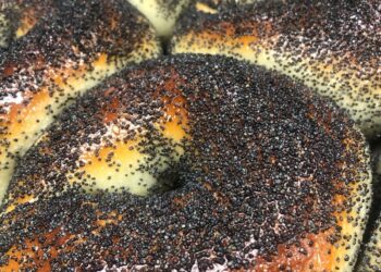 Pregnant women had poppy bagels before going to hospital. That’s when the trouble started
