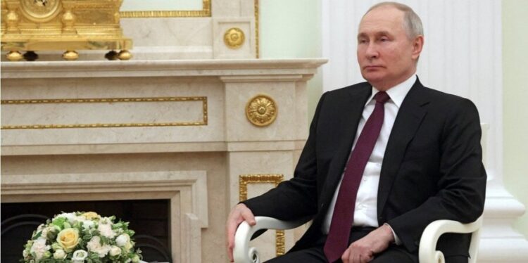 Putin is under the influence of strong drugs, Russian political scientist says