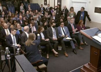 Gadfly Reporter Throws White House Presser Into Chaos With Over-the-Top Tantrum