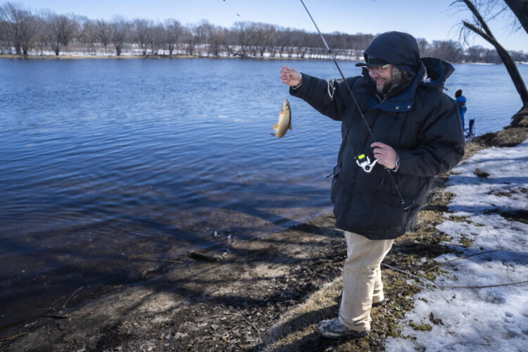 Nuclear plant shutdown blamed in Minnesota fish kill