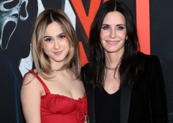Courteney Cox says her 18-year-old daughter calls her ‘cheugy’ for what she thinks are ‘silly’ Instagram posts