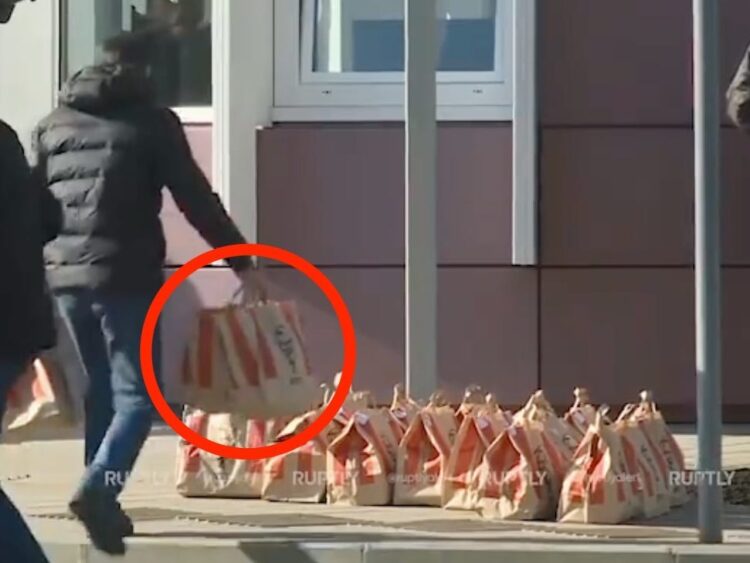 Video shows mass order of KFC arriving to Xi’s hotel during Putin visit, even though it’s supposed to have rebranded in Russia