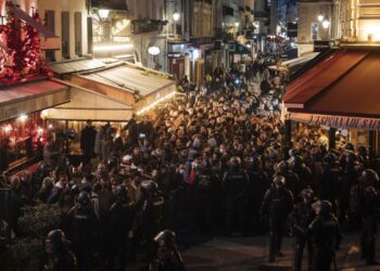 French gov’t fights to survive with 2 no-confidence motions