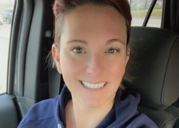 A surrogate has given birth to 7 babies, including 4 for other families. She has no plans to stop.