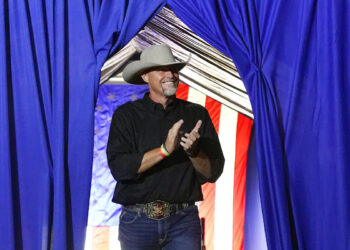 Sheriff Mark Lamb files papers to run for Senate in Arizona