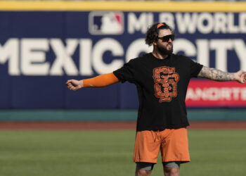 Giants manager gets lost in Mexico City before practice