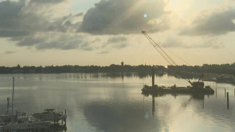 Trump leaves Florida home to surrender to charges in New York