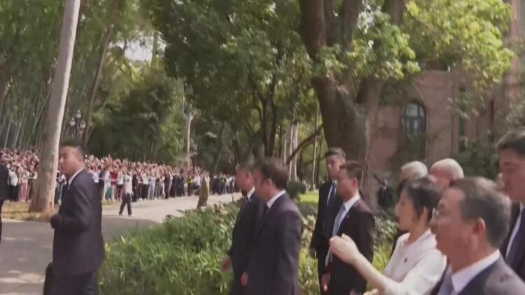 Macron mobbed at university on final day of China trip