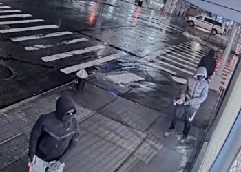 Thieves in New York City take $242,000 worth of Hèrmes handbags from an auction house