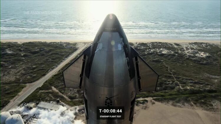 SpaceX calls off 1st launch of giant new rocket