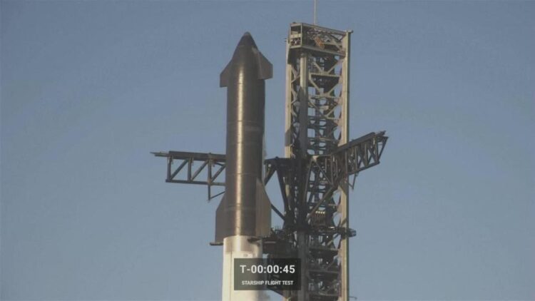 SpaceX scrubs test flight of Starship, world’s biggest rocket