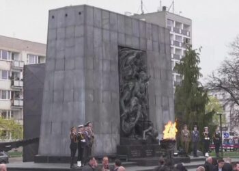 German president asks forgiveness on Warsaw ghetto anniversary