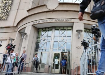 Teachers thought a 5-year-old who collapsed during recess was ‘playing dead’. They left him for 8 minutes with the delay costing his life, new lawsuit says