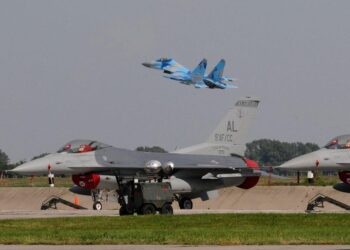 How Russia could spot Ukrainian F-16s before they even got off the ground, according to an air-warfare expert