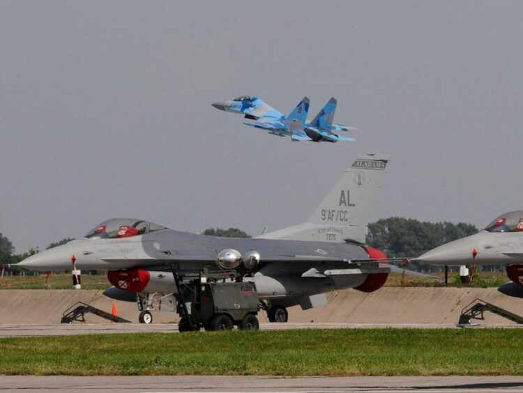 How Russia could spot Ukrainian F-16s before they even got off the ground, according to an air-warfare expert
