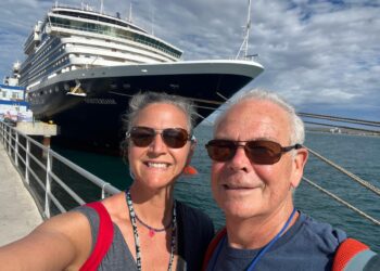 I went on a 22-day cruise around South America and Antarctica for 4 a day. Here are 10 things that surprised me.