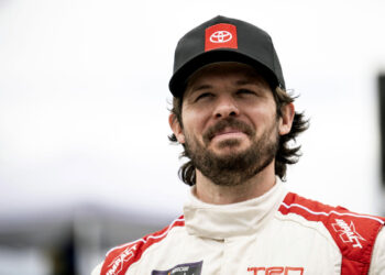 Ryan Truex dominates Dover for 1st career NASCAR victory