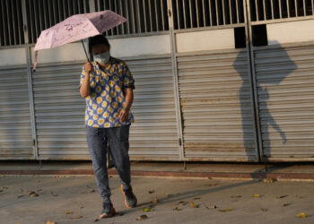 Heat wave in Thailand prompts warning to stay indoors