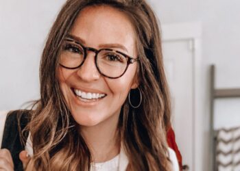 I divorced the man I love after coming out as a lesbian. 2 years later, I still wonder whether I made the right decision.