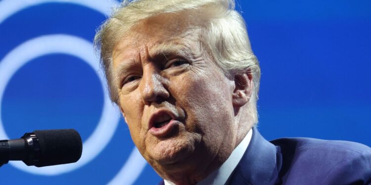 Trump Puts Refrigerator Theft On Blast In Bizarre NRA Forum Remarks